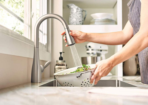 Một bộ vòi rửa bát tốt đáp ứng các tiêu chi như tính tiện ích, chất liệu và xuất xứ